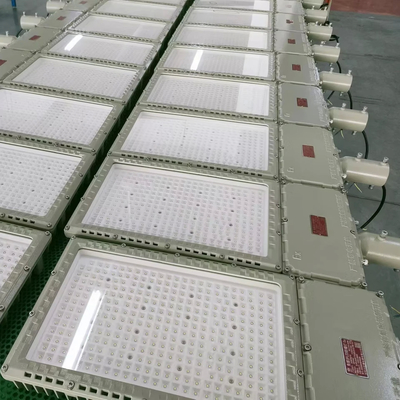 120\u00b0 Aluminiumlegierung IP66 LED-Rohrlicht mit 50000 Stunden Lebensdauer für gefährliche Bereiche