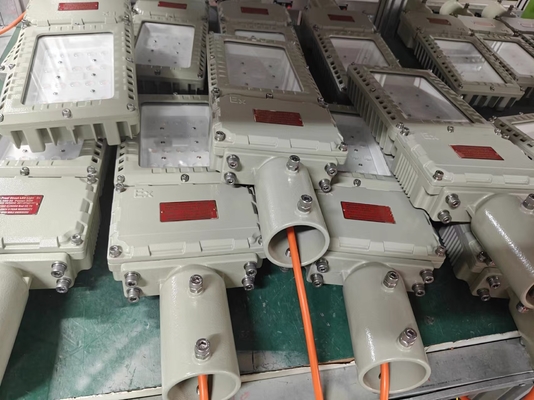 100W 200W LED-Explosionssichere Hochwasserscheinwerfer ATEX II 2G Sicherheit für Gaszone1/2
