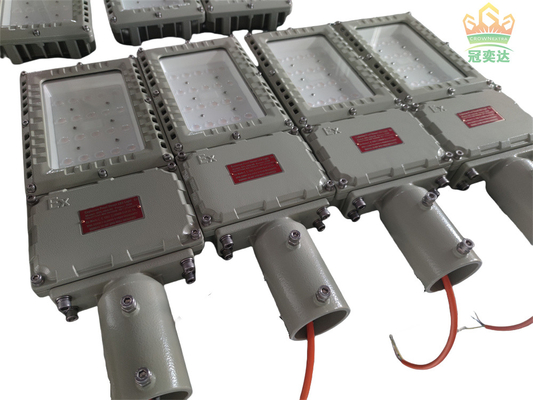 130lm/w Wirksamkeit ATEX Flammfeste LED-Leuchten 5000K-5700K