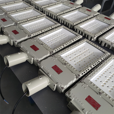 250w Explosionssichere Led-Straßenleuchte für Raffinerien 100-277v 130lm/W ATEX/IECEx/RoHS genehmigt