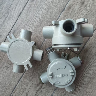 Elektrostatisches Sprühen 4" 1" Runde explosionsgeschützte Anschlussdose ATEX IECEx Class I Div 1 II B II C IP66 für Öl, Gas und gefährliche Bereiche