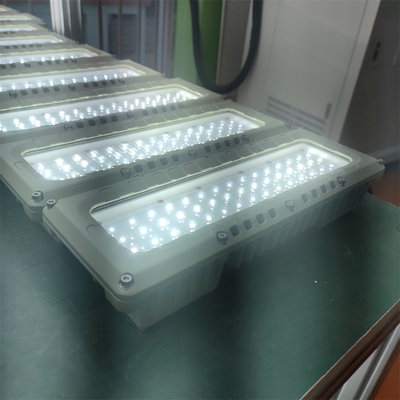 Flammfeste LED-Beleuchtung Ex d mit 50-90 Watt IP66 WF2
