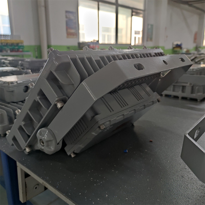 Anpassbarer explosionsgeschützter LED-Flutlichtstrahler AC90–380V CREE-Chip für Industrie und Gewerbe