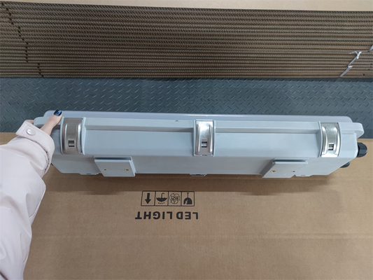2*18w/2*36w Explosionssichere Leuchtstoffleuchte IP66 WF2 Schutzniveau Hohe CRI Ra≥70