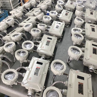 AC90-380V Spannungs-Explosionssicherheit LED-Floodlicht Anpassbare Optionen und Effizienz von 150lm/w