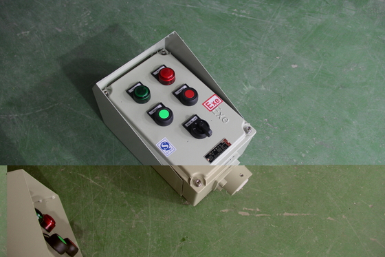 Explosionssichere Steuerungsanlage Ex d IIB T4 zertifiziert Flammensichere Verteilerbox
