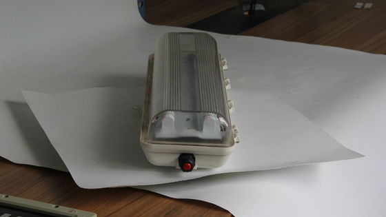 Für explosionsgefährdete Bereiche Öl- und Gasanlagen Chemieanlagen Bergbau Marineanlagen Explosionsgeschützte lineare LED-Leuchte Industriequalität IP66 Beleuchtung Energieeffizientes Design reduziert Langlebig 0,6/1,2 m ATEX/IECEx/CNEX