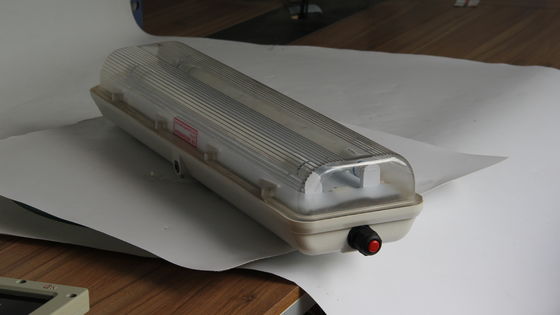 Für explosionsgefährdete Bereiche Öl- und Gasanlagen Chemieanlagen Bergbau Marineanlagen Explosionsgeschützte lineare LED-Leuchte Industriequalität IP66 Beleuchtung Energieeffizientes Design reduziert Langlebig 0,6/1,2 m ATEX/IECEx/CNEX