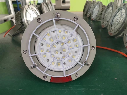 Industrielle explosionsgeschützte LED-Hallenleuchte IP66 wasserdicht 100W-200W mit ATEX CNEX Zertifizierung für Anwendungen in Gefahrenzone 1 & 2