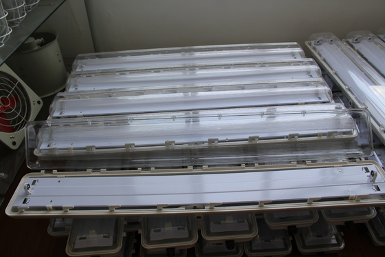 ATEX/IECEx/CNEX zugelassene LED-Leuchten für gefährliche Bereiche, IP66-Bewertung, 5-Jahres-Garantie, anpassbare Wattleistung und Größe