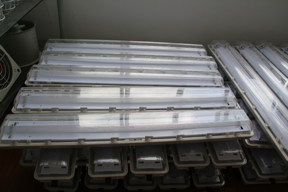 ATEX/IECEx/CNEX zugelassene LED-Leuchten für gefährliche Bereiche, IP66-Bewertung, 5-Jahres-Garantie, anpassbare Wattleistung und Größe