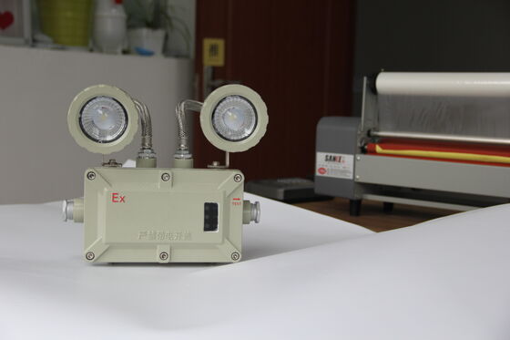 ATEX IP66 Zwei-Punkt-Explosionsgeschützte LED-Lampe, LED-Multifunktions-Zwei-Kopf-Wiederaufladbare Notausgangsleuchte