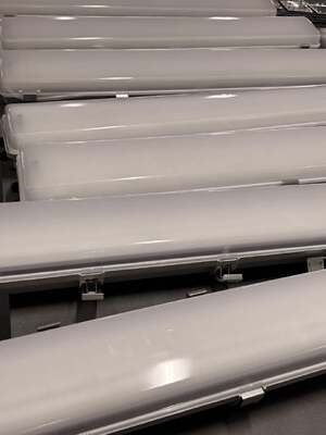 Gefährlicher Bereich Linearleuchte IP66 WF2 Umweltbewertung, Ex Tb IIIC T80°C Db zertifizierte Streifenleuchte für petrochemische Industrieanlagen