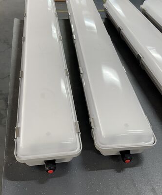 IECEx ATEX Zone 1 Zone 2 zertifiziertes IP66 10W 18W 36W explosionsgeschütztes lineares LED-Licht mit Notbatterie